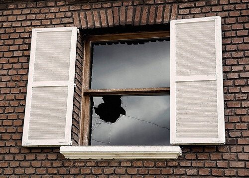 Conoscete la teoria delle finestre rotte?