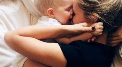 Per i neonati, l’amore è il miglior stimolo per formare legami affettivi sani