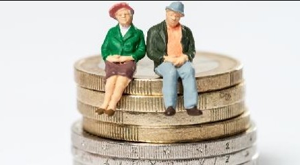 Gli italiani a rischio povertà ora sono 18 milioni: pesano tasse e tagli alla spesa sociale