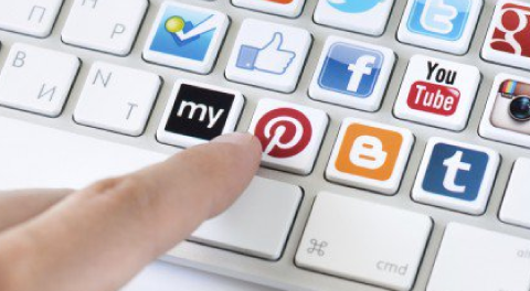 I social ci stanno portando al tribalismo. Parola di Jeff Bezos