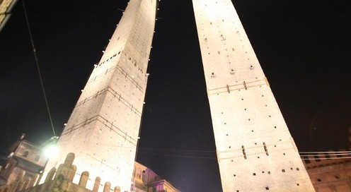 Vaccini, Bologna invasa: enorme successo nonostante censura dei media