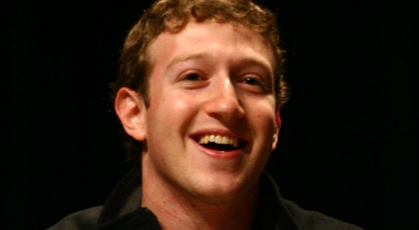 I consigli del padre del Web a Zuckerberg per mettere a posto Facebook