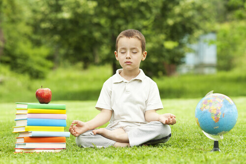 Meditazione infantile: coltivare fin da piccoli il nostro giardino interiore
