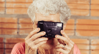 Capelli bianchi troppo presto? Esistono rimedi naturali per contrastarli