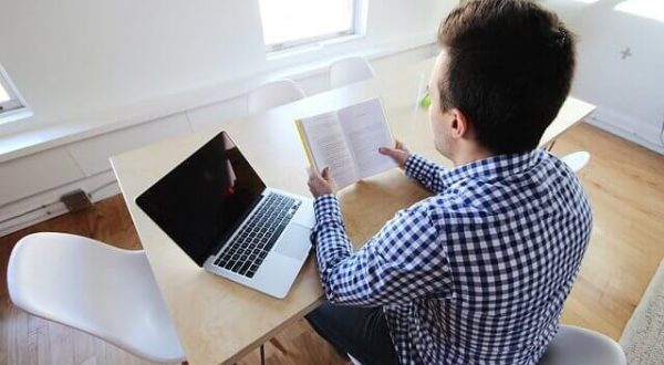 Presentismo al lavoro: cos’è?