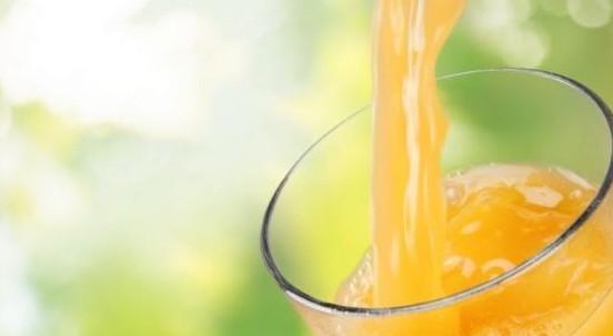 Ecco cosa succede se bevi succo di carote e cetrioli a digiuno