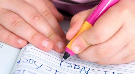 La dislessia raccontata in una poesia in dialetto romanesco scritta da una bimba di 10 anni