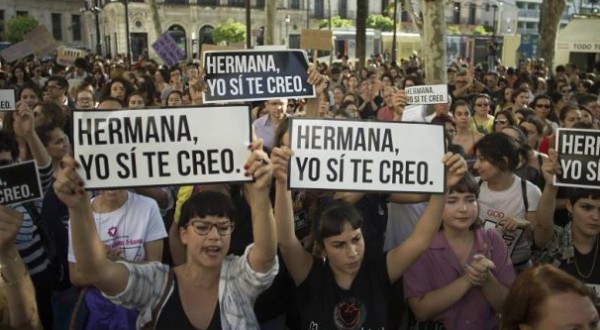 Se Toccano Una di Noi, Toccano Tutte