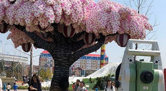 Anche i Lego celebrano l’hanami: realizzato in Giappone albero da record