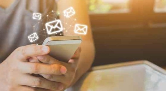 Le notifiche dello smartphone creano dipendenza come gli oppioidi