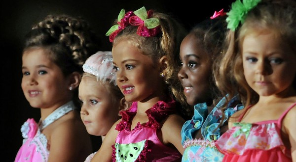 Stiamo Ipersessualizzando Bambini e Adolescenti?