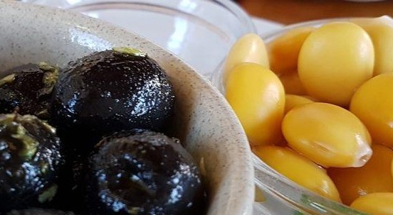 10 buoni motivi per mangiare una manciata di olive o lupini ogni giorno