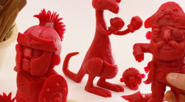 Crea opere e personaggi con la cera dei Babybel