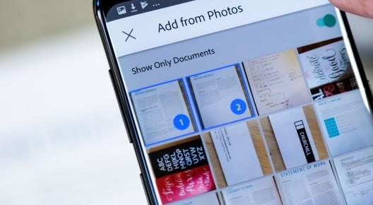Adobe Scan trasforma i biglietti da visita in contatti telefonici