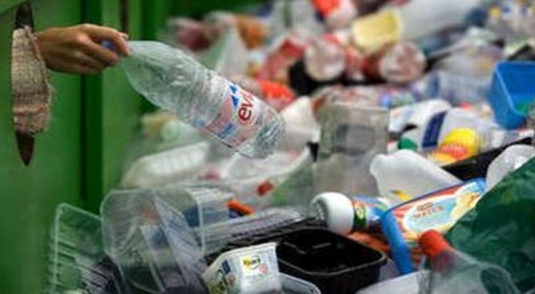 “Solo il 57% degli italiani differenzia i rifiuti”