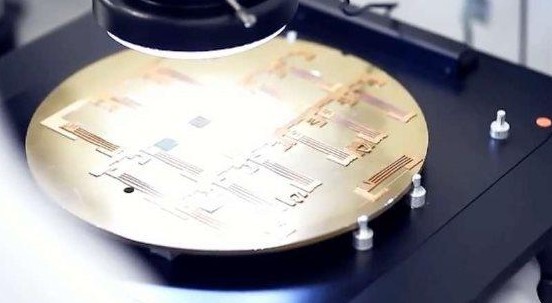 Fotovoltaico:  ecco i pannelli a imbuto grandi quanto un libro in grado di alimentare tutta la casa