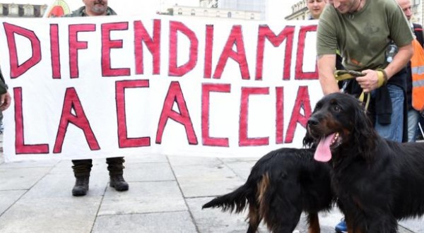 L’ultima follia dei cacciatori: il Vademecum contro gli ambientalisti