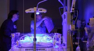 Ostetrica No Vax licenziata