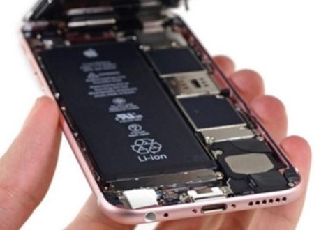 Per Tim Cook il calo vendite iPhone non è dato solo da fattori negativi