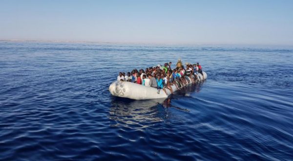 Migranti: il numero di partenze dalla Libia e’ diminuito dell’87%