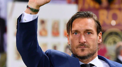 Francesco Totti lascia il suo ruolo di dirigente alla Roma