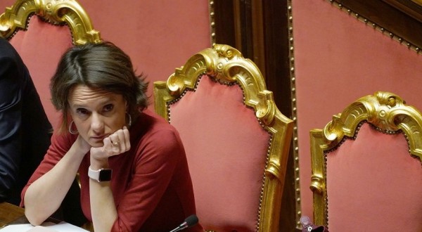 Bonetti: “Minori, famiglie e donne al centro della ripartenza”