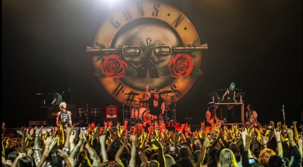 I Guns N’ Roses annullano il tour europeo: “Proteggiamo i fan”