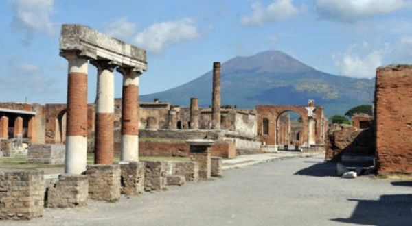 Scavi di Pompei verso la riapertura, da fine maggio ok a passeggiate ma non nelle Domus