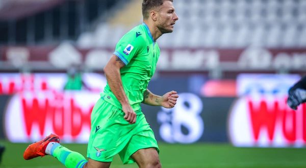 Immobile e Correa in gol, la Lazio passa a Crotone 2-0