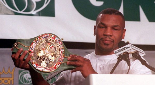 Pari al ritorno sul ring per Mike Tyson contro Roy Jones Jr