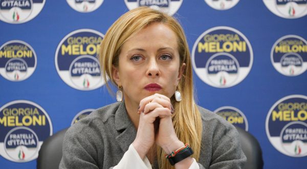 Meloni “la patrimoniale è il regalo di Natale della Sinistra”
