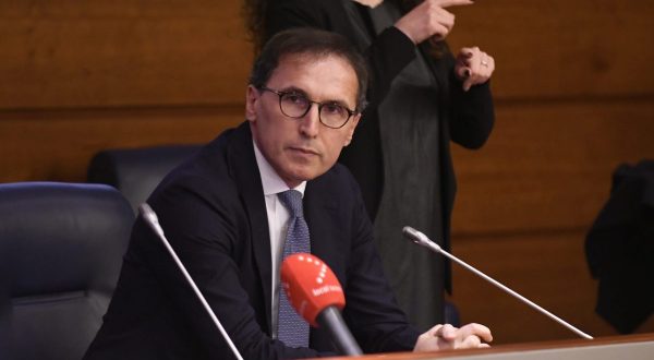 Coronavirus, Boccia “Se Abruzzo torna domani arancione viene diffidato”