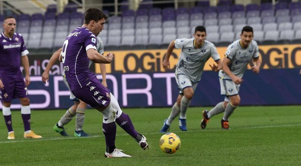 Veloso e Vlahovic di rigore, Fiorentina-Verona 1-1