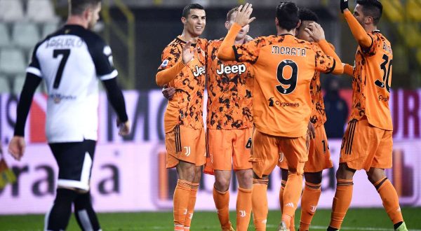Ronaldo trascina la Juve, Parma travolto 4-0