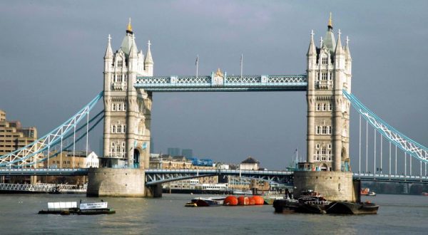 Coronavirus, l’Italia sospende i voli con la Gran Bretagna