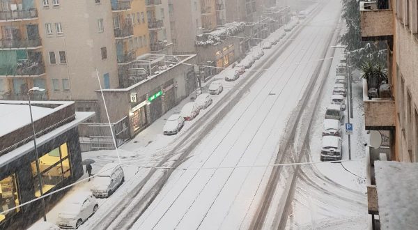 In Lombardia neve anche in pianura, 25 centimetri a Milano