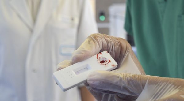 Coronavirus, 11.212 nuovi casi ma rapporto scende a 8,7%