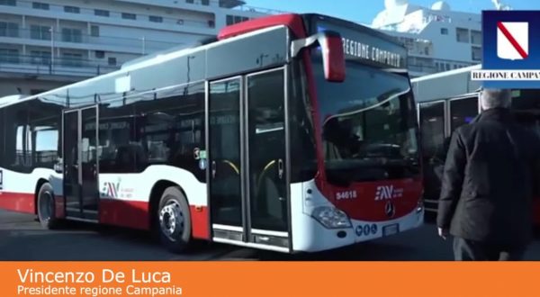 De Luca “Altri 260 nuovi bus per il trasporto pubblico in Campania”