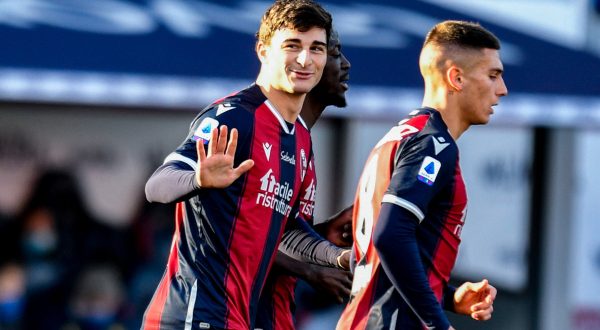 Orsolini su rigore, Bologna batte Verona 1-0