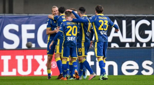 Lozano non basta al Napoli, il Verona vince 3-1 in rimonta