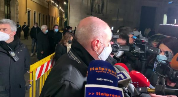 De Falco “Mettere da parte narcisismi e pensare al Paese”