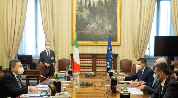 Draghi incontra Regioni ed enti locali,priorità Recovery e piano vaccini