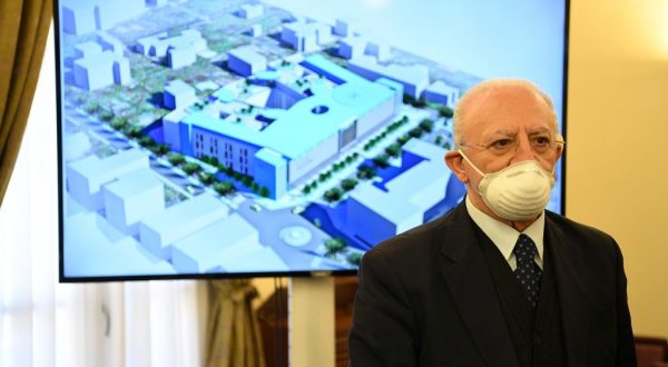 Coronavirus, De Luca “Da lunedì chiudiamo le scuole in Campania”