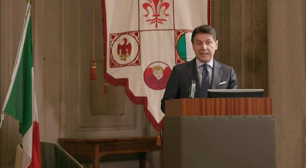 Covid, Conte “Fuorviante la dicotomia tra salute ed economia”
