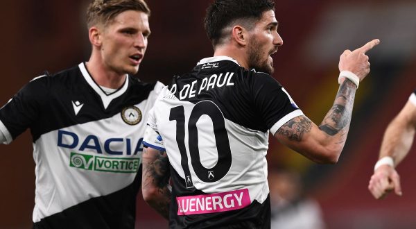 Non basta Simy, l’Udinese vince con doppietta De Paul