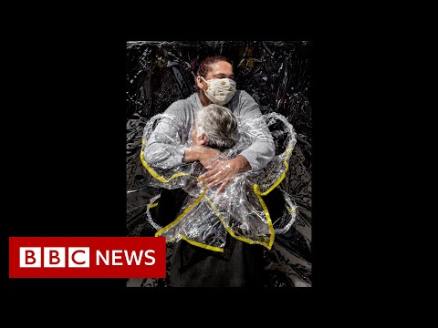 Photo of hug during pandemic named World Press Photo of the Year – BBC News