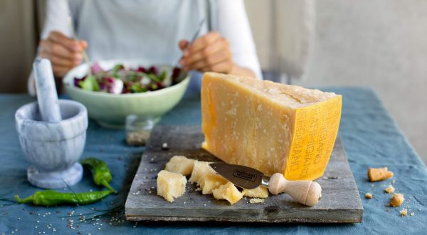 Sostenibilità, il Parmigiano Reggiano esempio di Indicazione Geografica