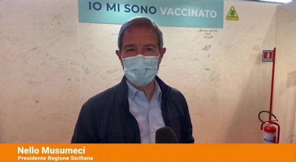 Covid, Musumeci “Mi sono vaccinato, fatelo anche voi”