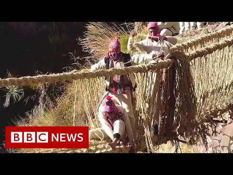 Peruvians reweave Incan ‘living bridge’ over river – BBC News