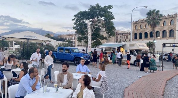 Covid, a Palermo risposta positiva al primo “AperiVax”